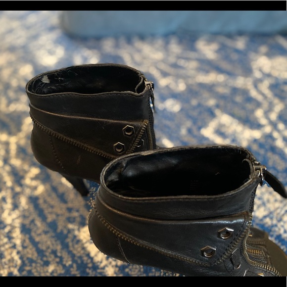 Gianni Bini Leather Booties - Picture 2 of 7